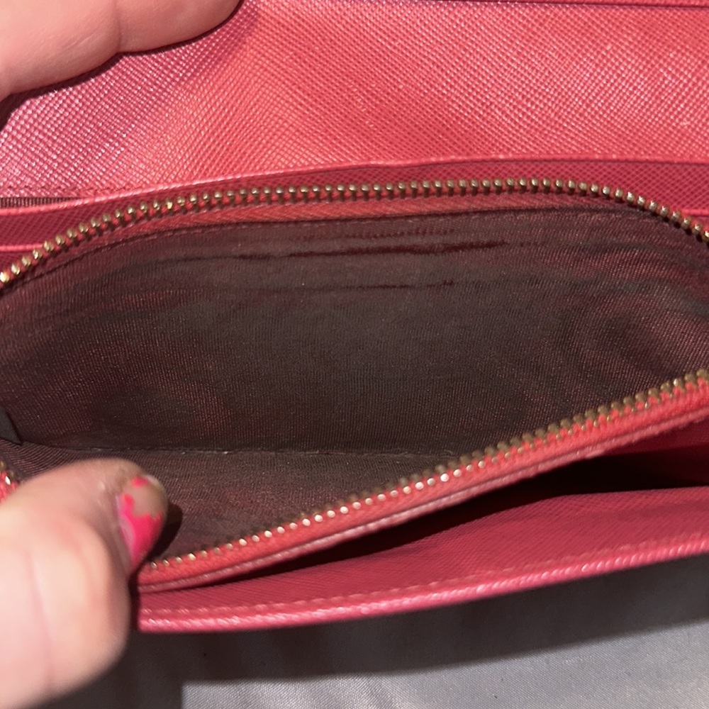 Prada saffiano leather pink bow tie wallet holds 14 slots nice space good π - Picture 7 of 17